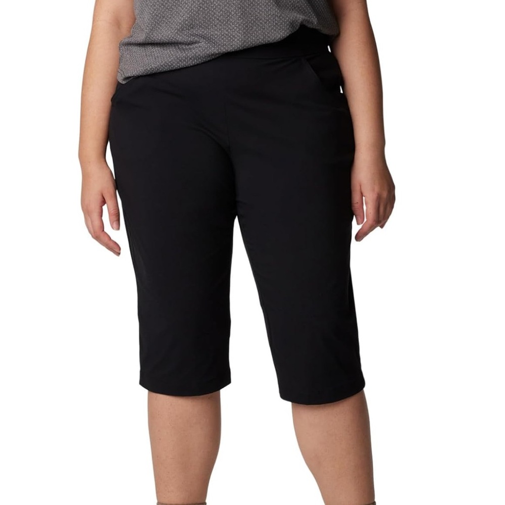 Columbia Women's Black Capris
